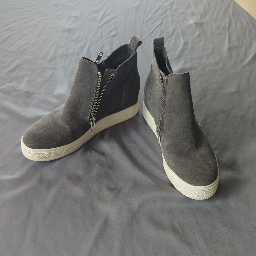 Steve Madden Women's Gray Suede Side Zip Sneaker Booties Leather Size 8M